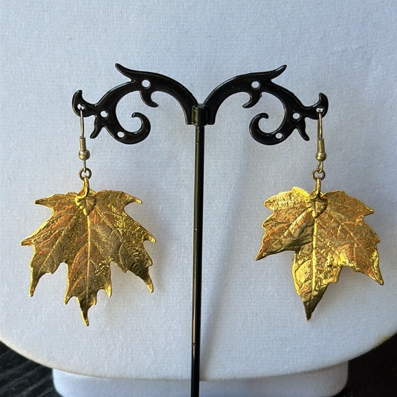 Gold Maple Leaf Earrings and Necklace - Picture 5 of 10